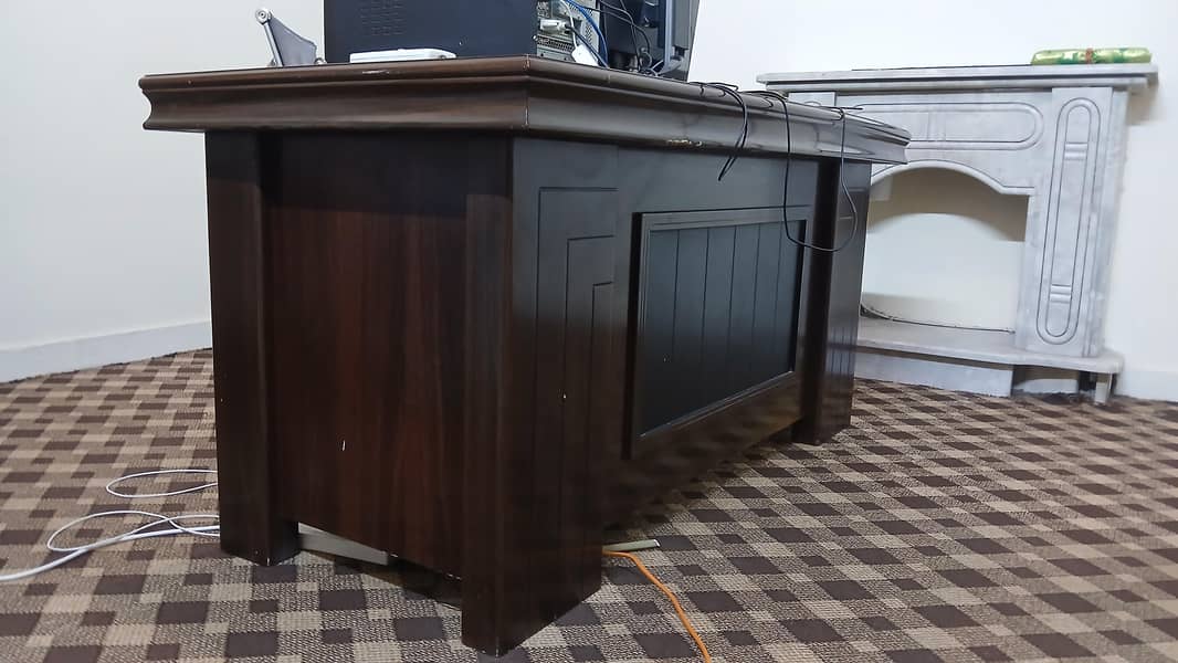 Executive Office Table 2