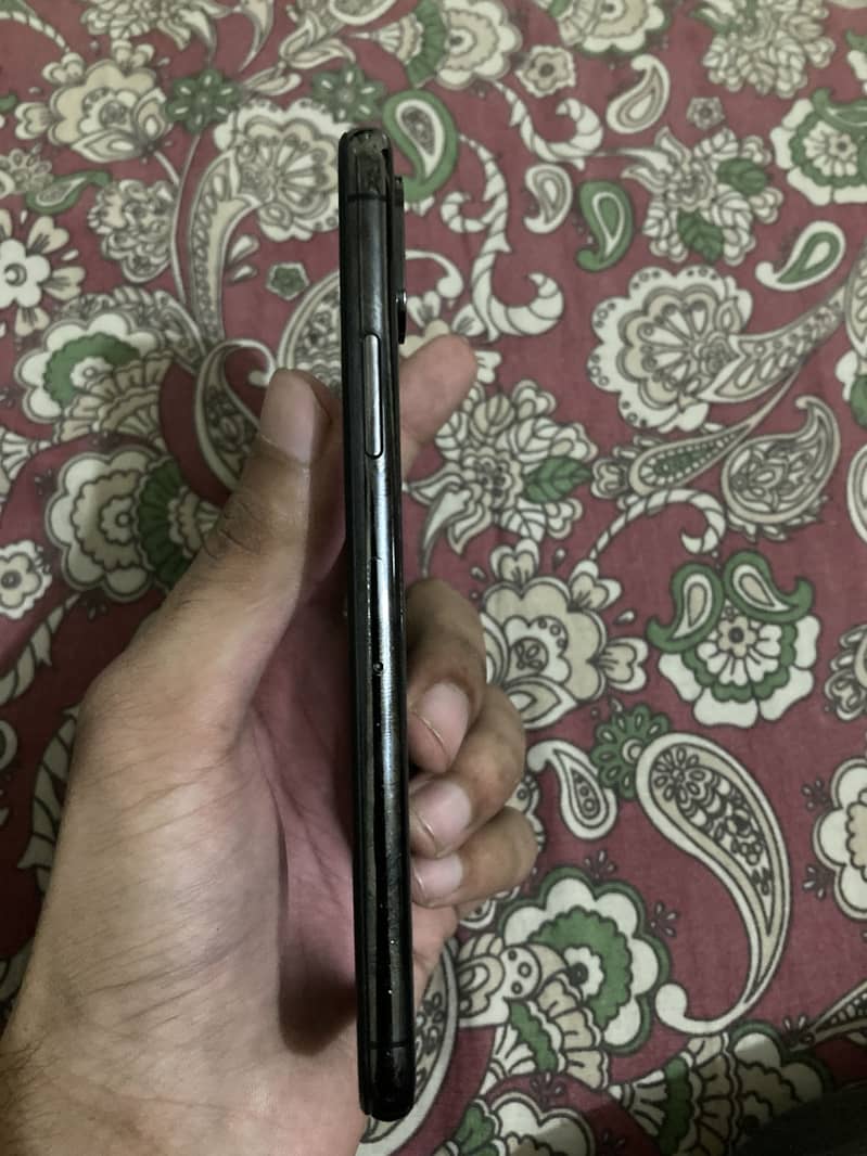 Apple iPhone XS 1