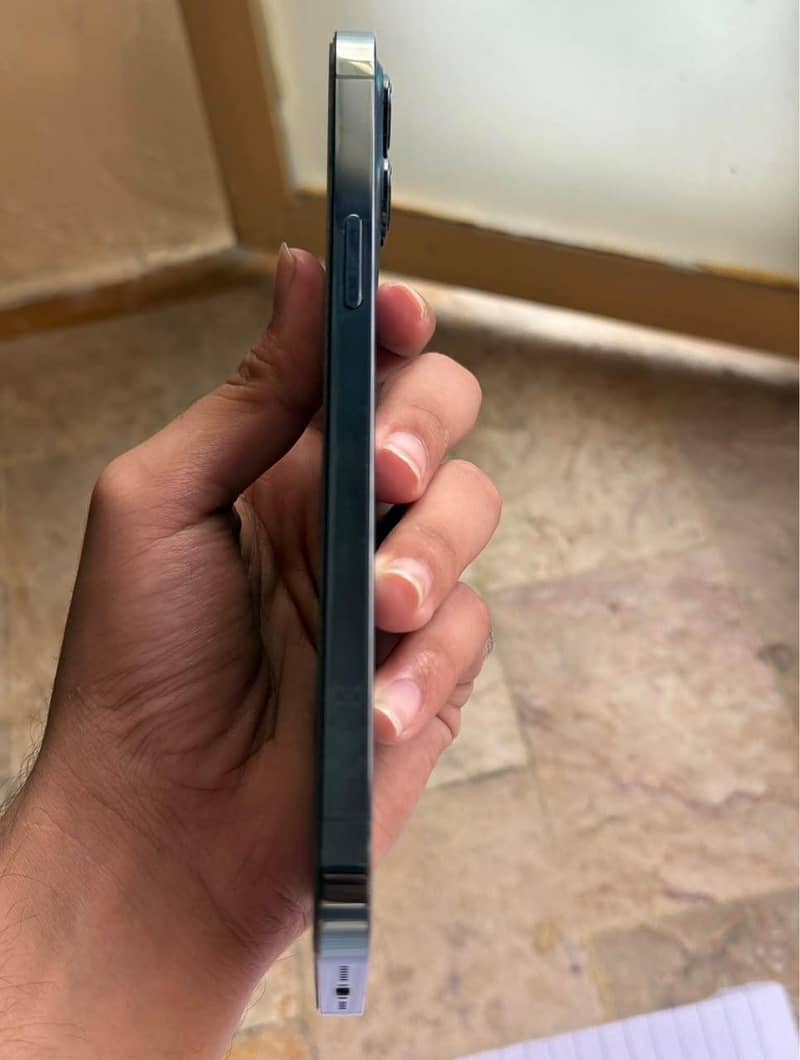 Apple iPhone 12 Pro Max 3