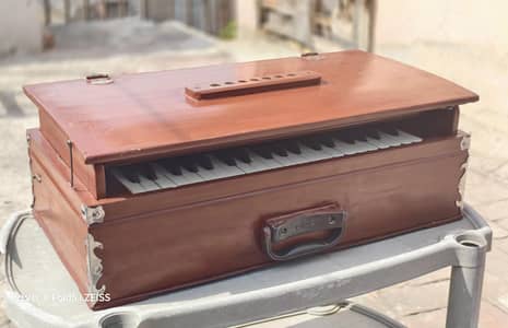 Antique vintage Harmonium