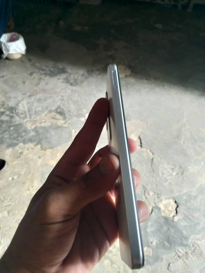 Realme C71 3