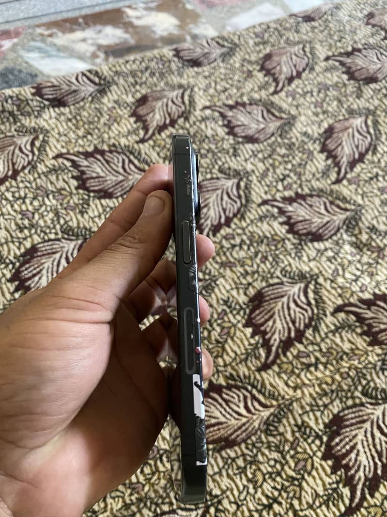 Apple iPhone 15 Pro 7