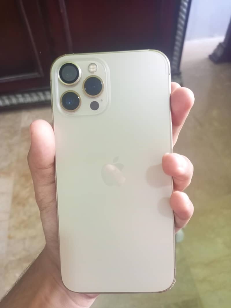Apple iPhone 12 Pro Max 4