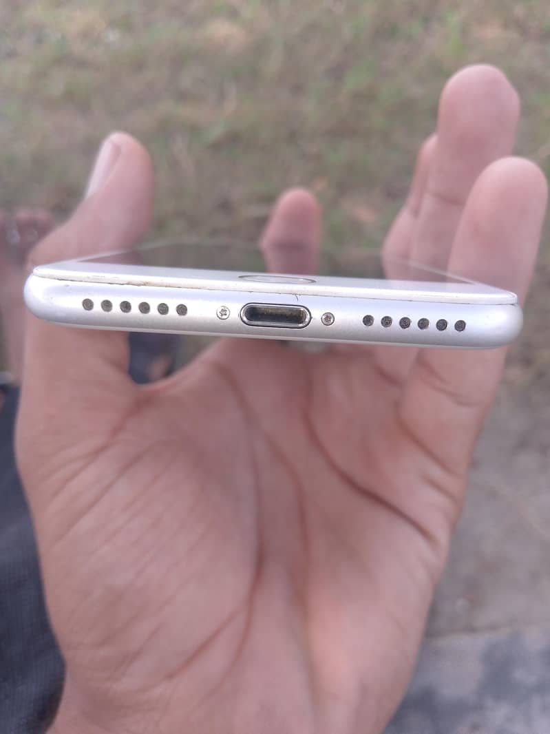 Apple iPhone 7 2