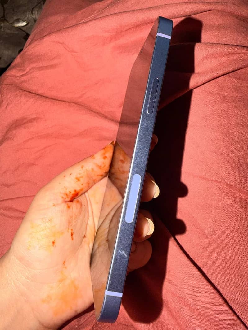 Apple iPhone 12 3