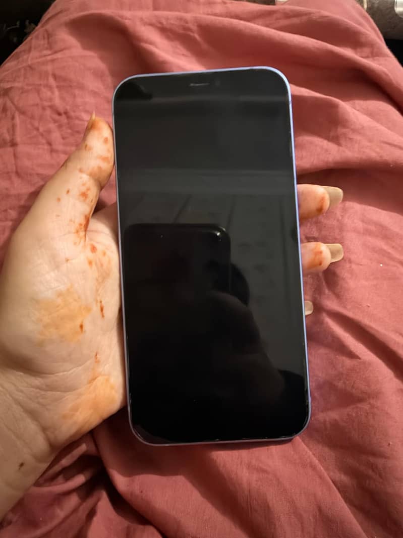 Apple iPhone 12 4
