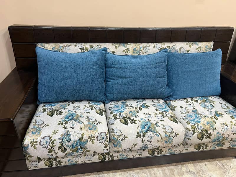Six seater solid wooden sofa set 0