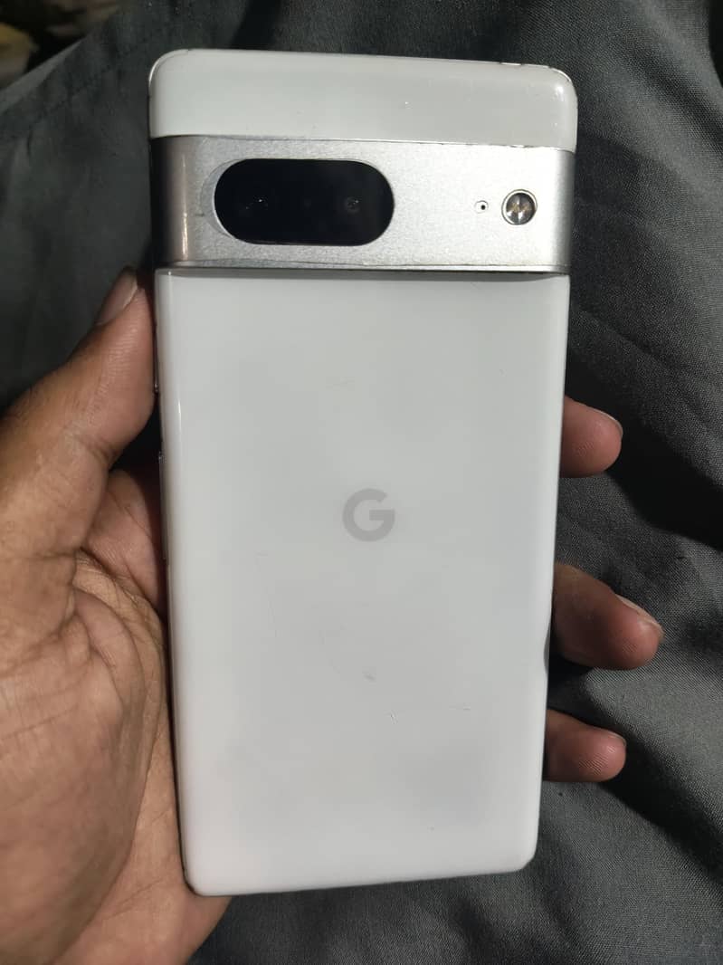 Google Pixel 7 4