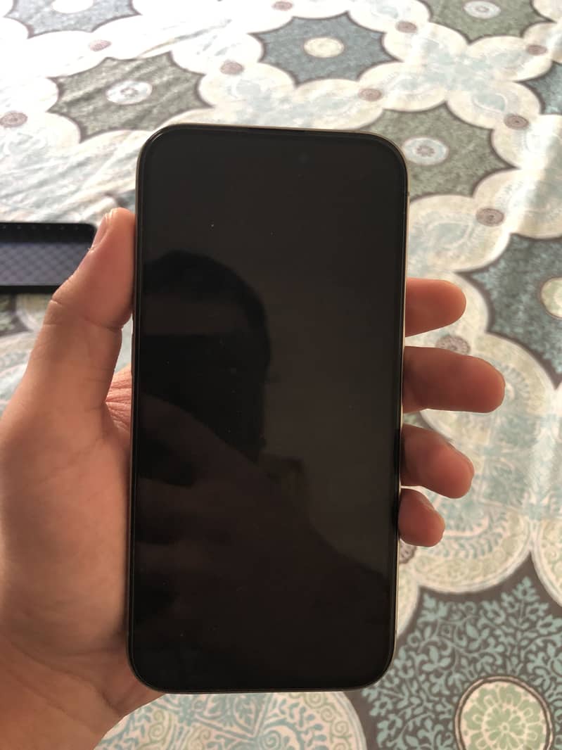 Apple iPhone 15 Pro 3