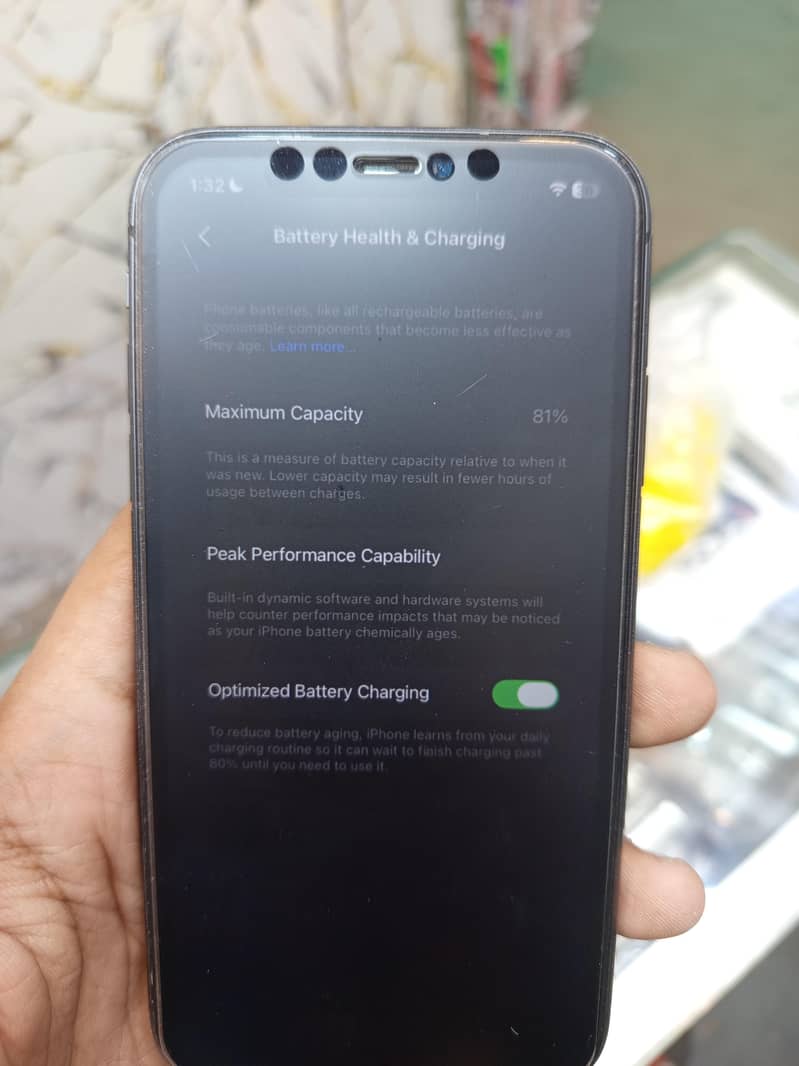 Apple iPhone 11 4