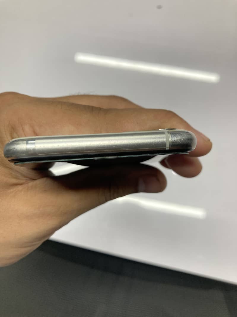 Apple iPhone 11 Pro 5