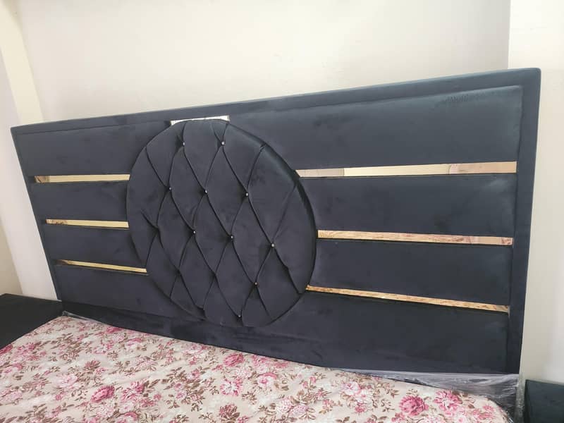 Bed and sidetables 1