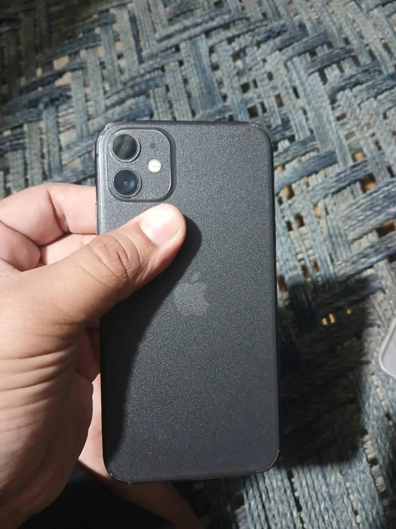 Apple iPhone 11 0