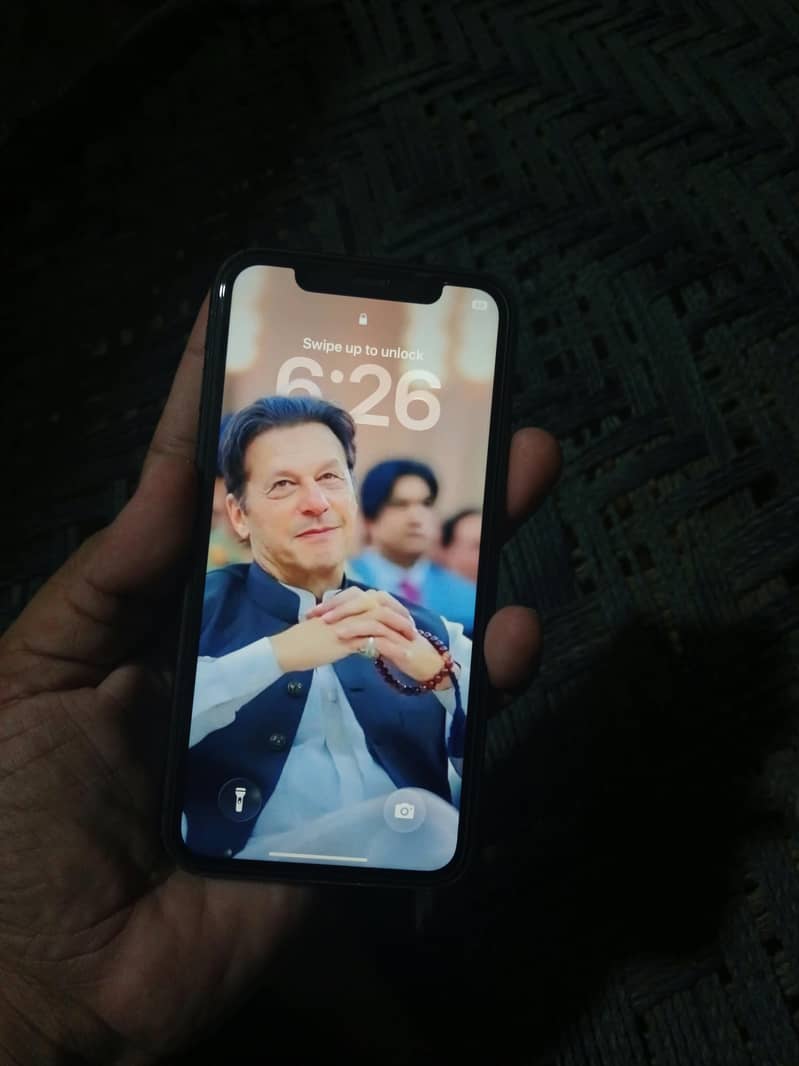 Apple iPhone 11 4