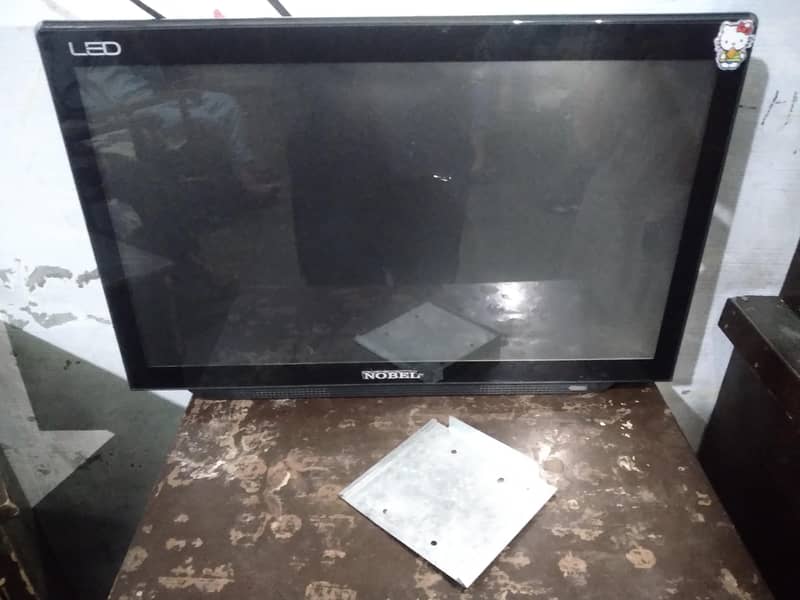 22" LED TV 3