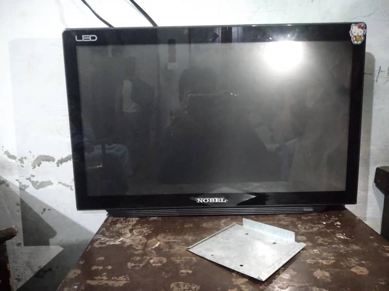 22" LED TV 4