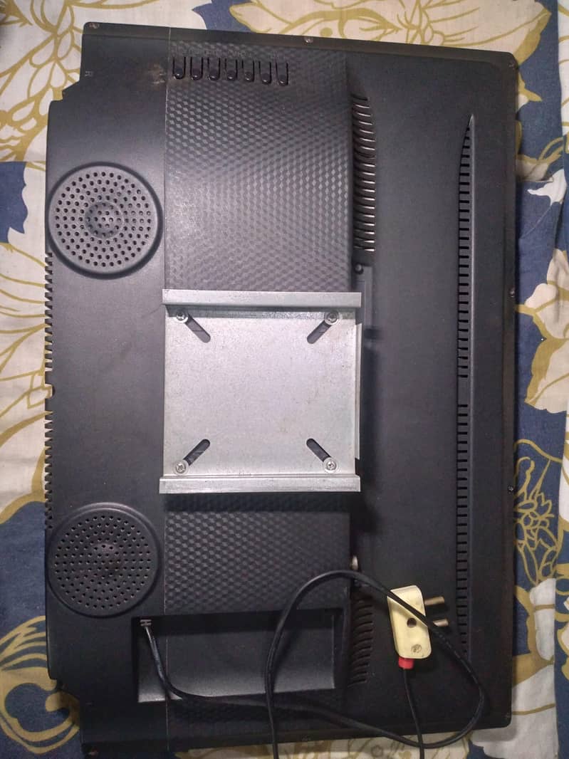 22" LED TV 7