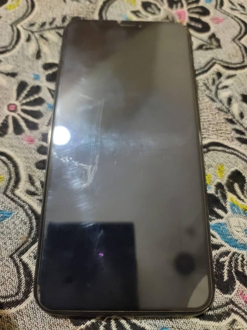 Apple iPhone XS Max 1