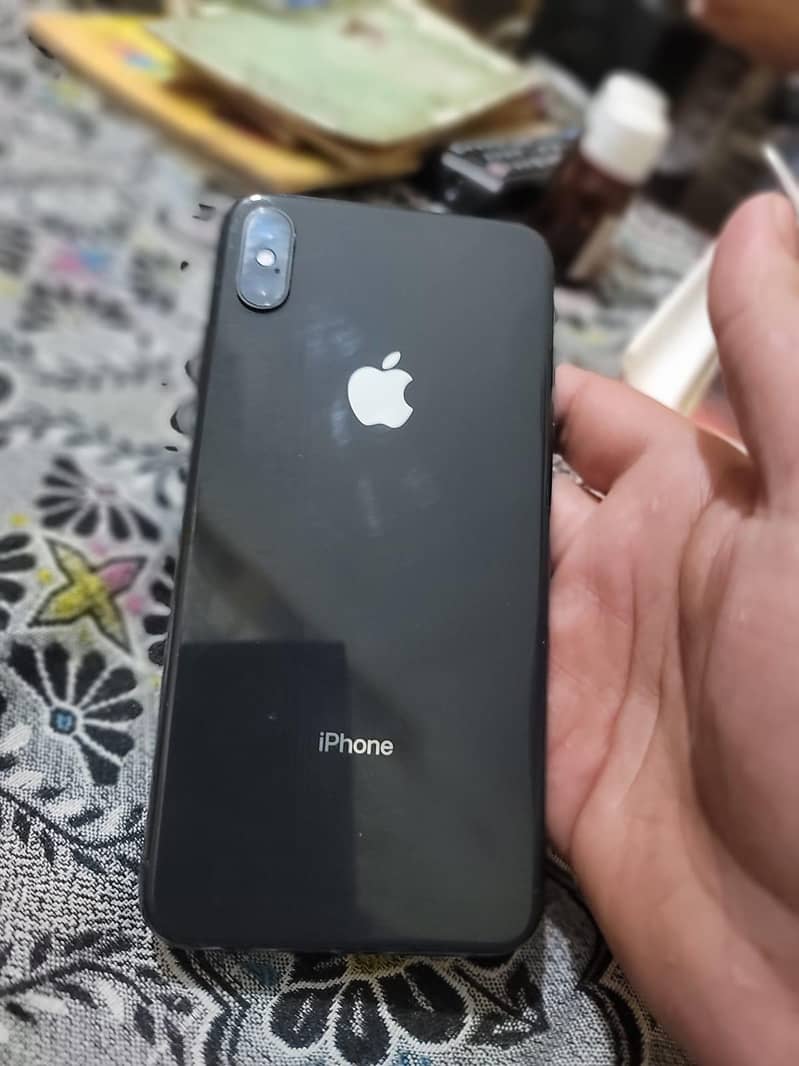 Apple iPhone XS Max 5