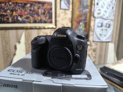 Canon 5D Mark III Full Frame