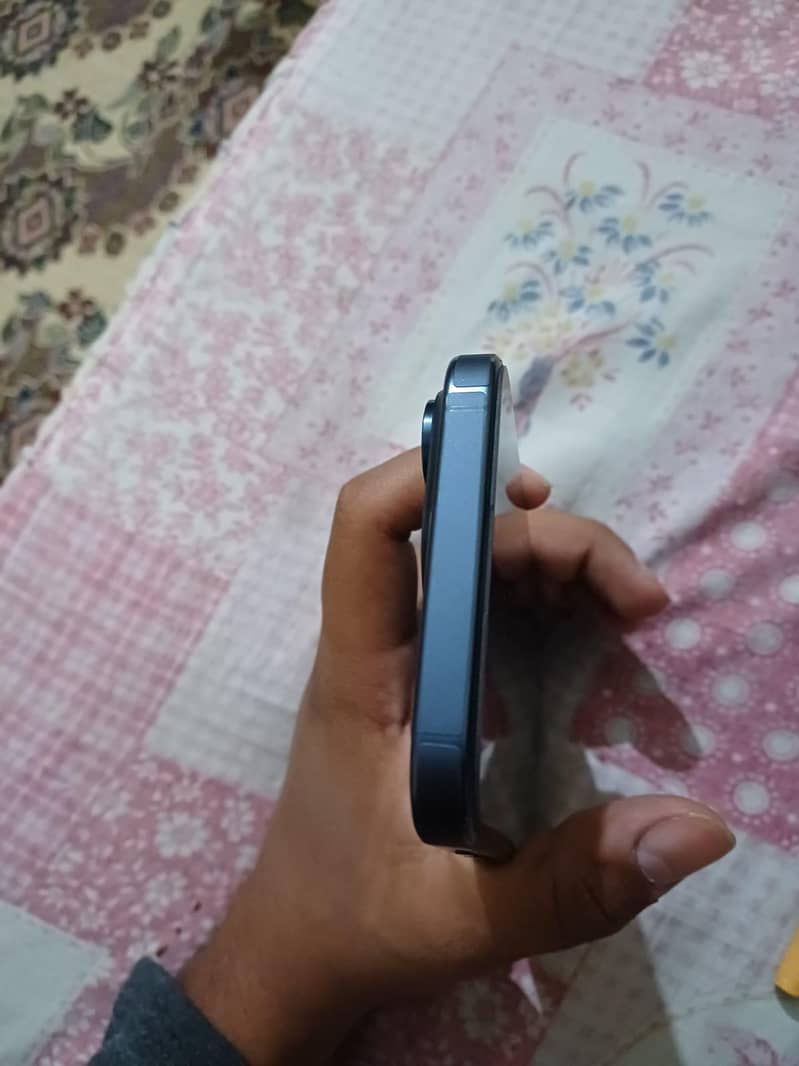 Apple iPhone 15 Pro Max 1