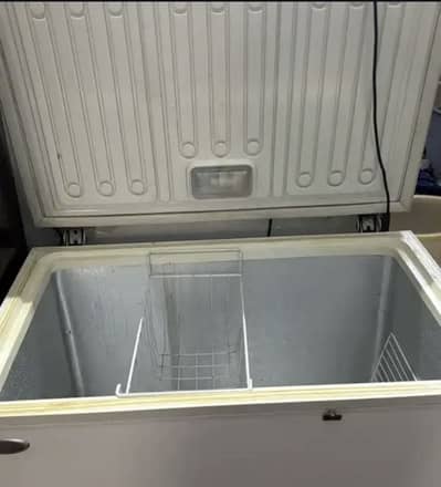 Dawlence deep freezer for sale in very good condition