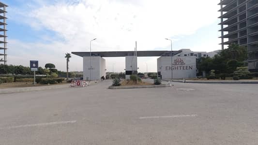 1 BED FULLY FITTED APPARTRMENT AVAILABLE FOR SALE IN EIGHTEEN ISLAMABAD