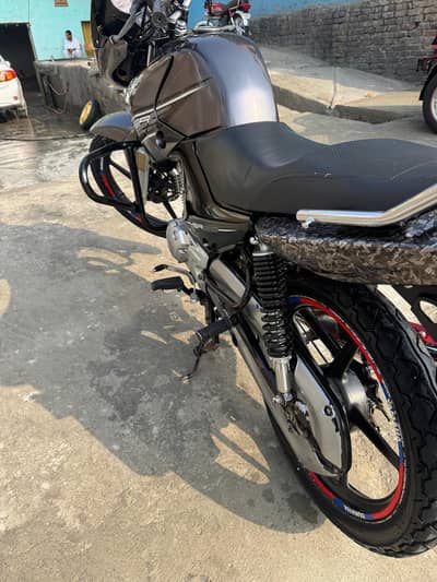 YBR 125