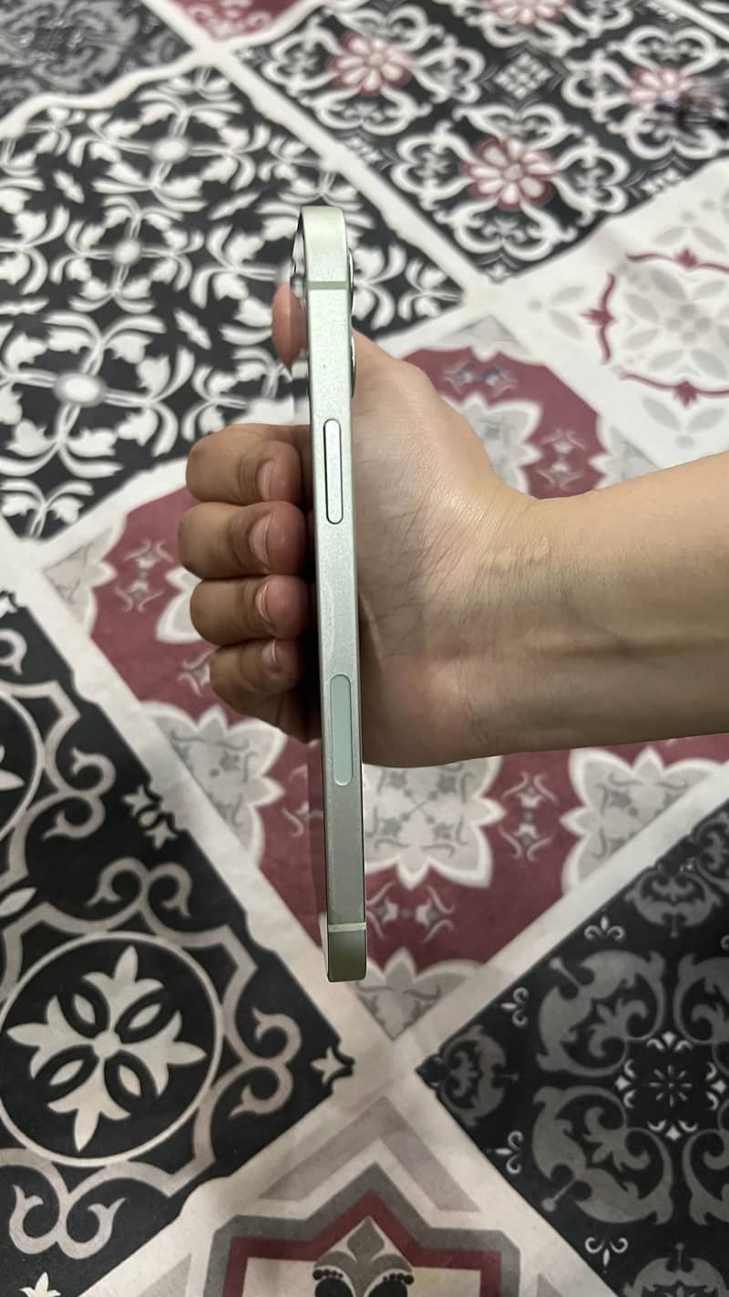 Apple iPhone 12 0