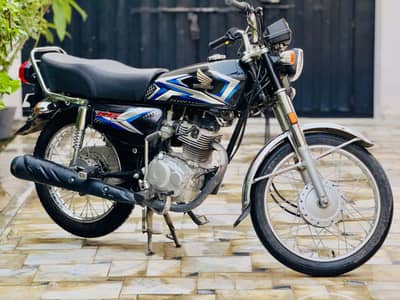 Honda 125 Model 2025 ( Urjent Sale ) .