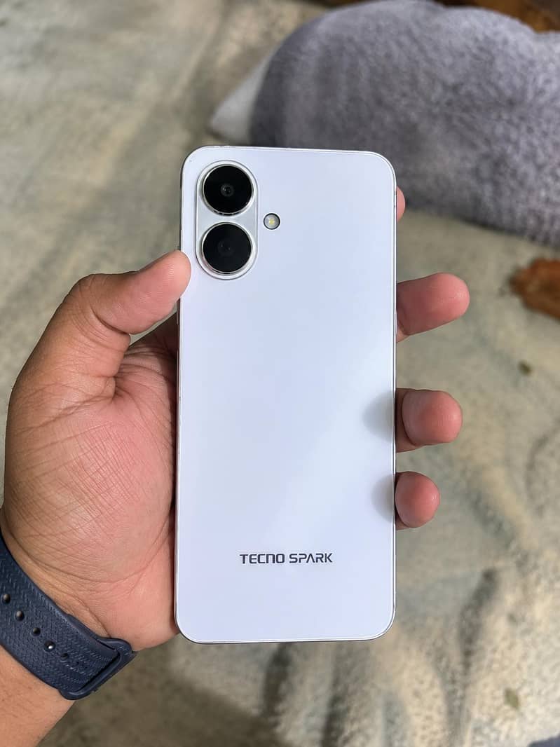 Tecno Spark Go 1