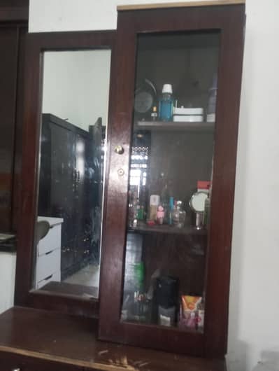 Dressing table