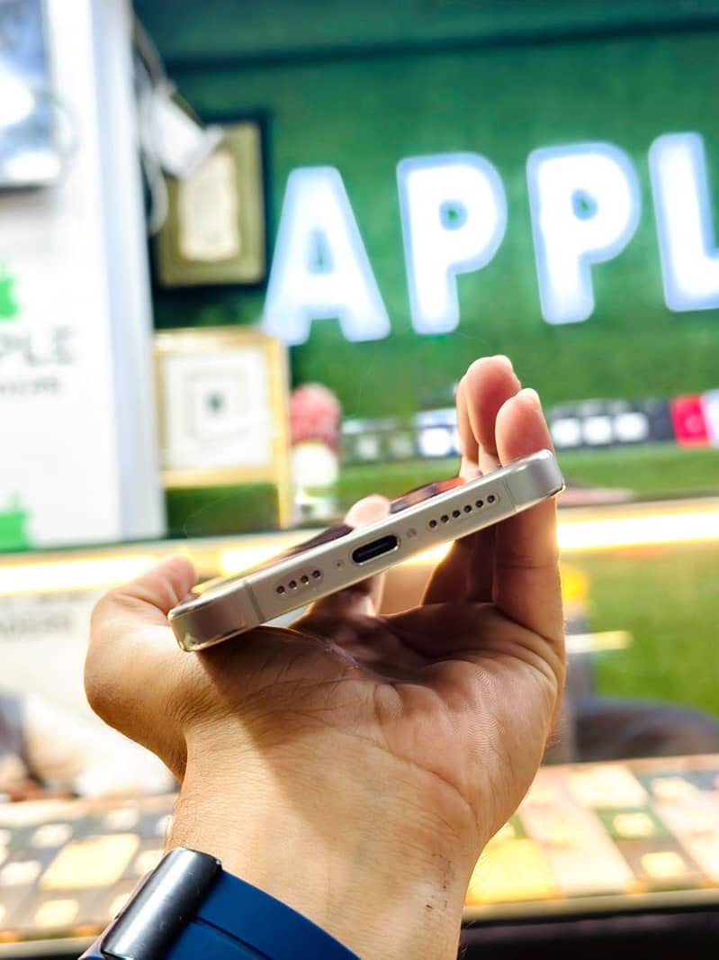 Iphone 15 pro max jv 4