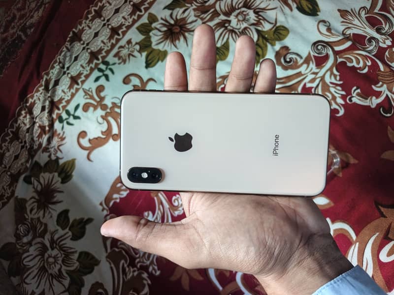 Apple iPhone XS 3