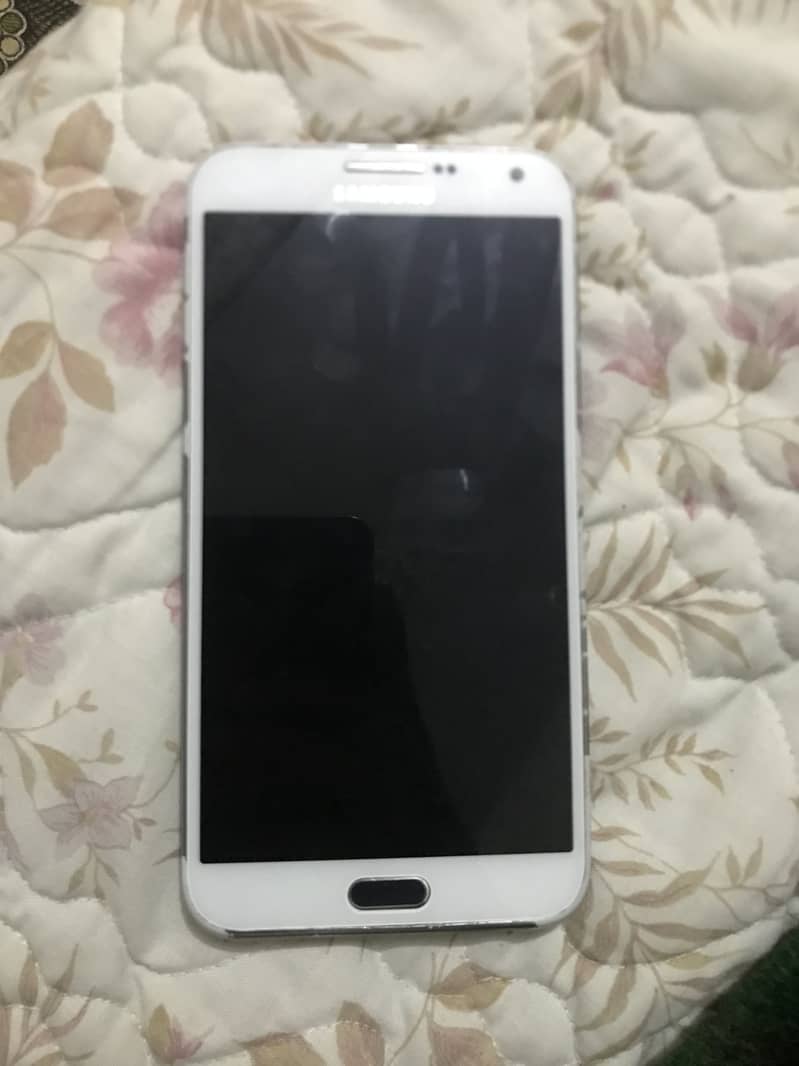 Samsung Mobile E7 3