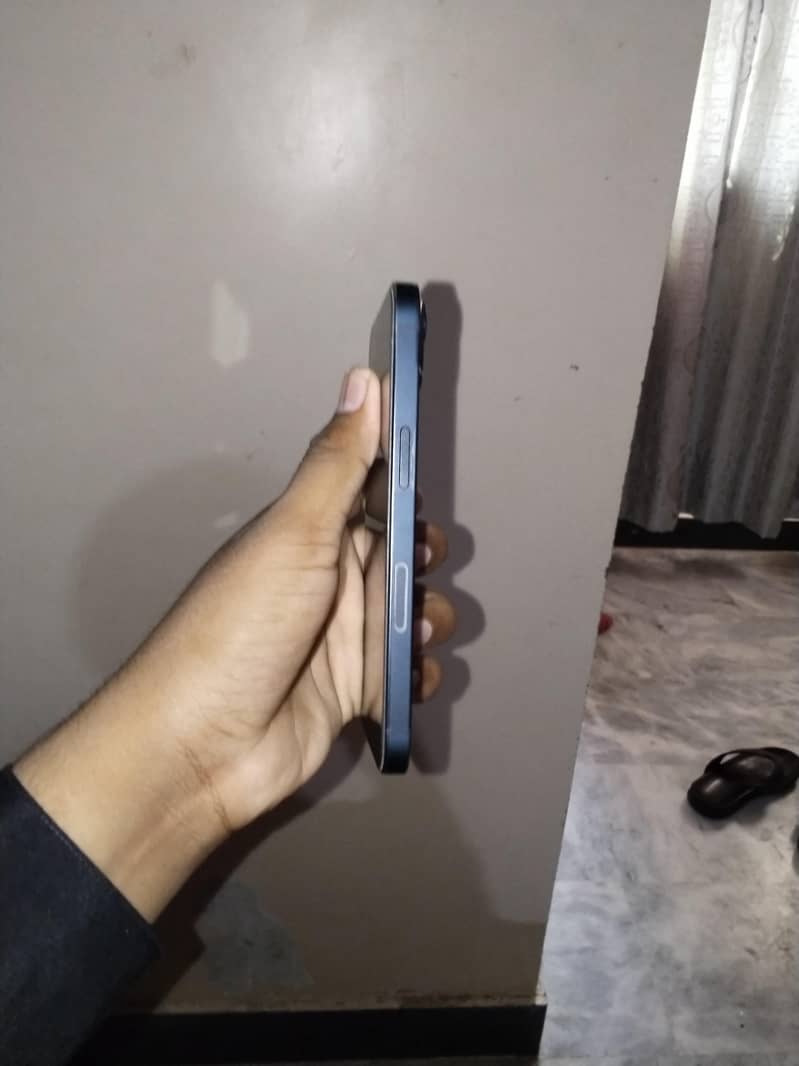 Apple iPhone 13 0