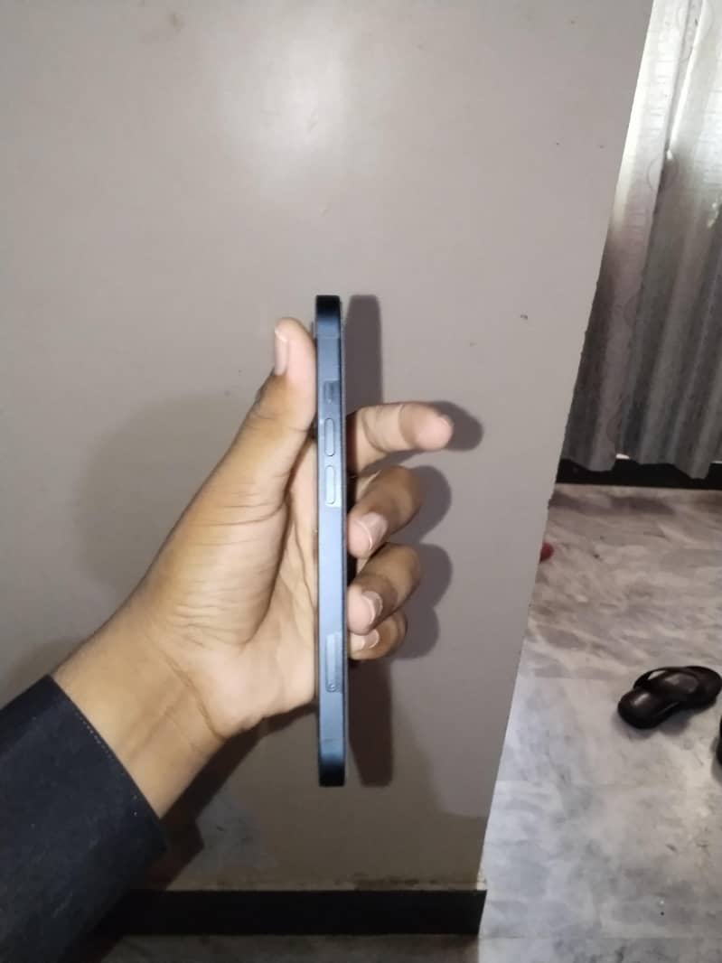 Apple iPhone 13 1