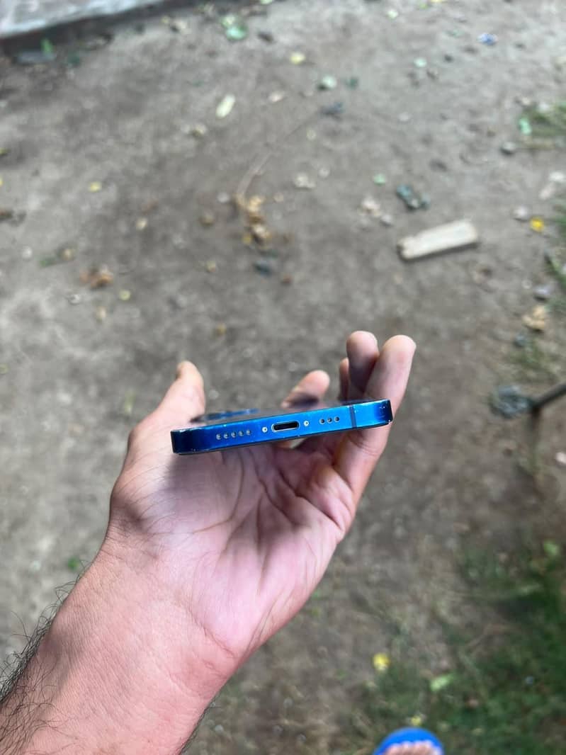 Apple iPhone 12 5