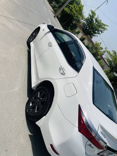 Toyota Altis Grande full option  2015 total genuine urgent sale