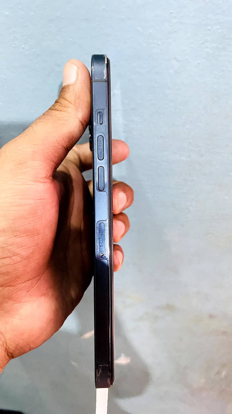Apple iPhone 12 Pro Max 3