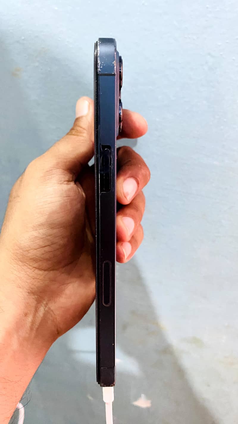 Apple iPhone 12 Pro Max 4