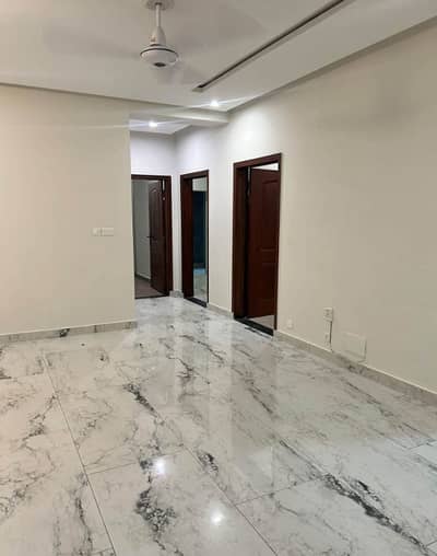 10 MARLA 3 BED BUEETIFUL FLAT IN ASKARI 11 SECTOR D