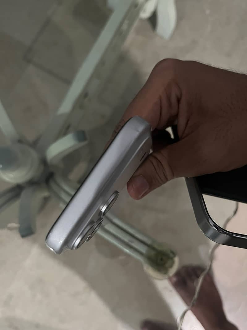 Apple iPhone 17 Pro Max 5