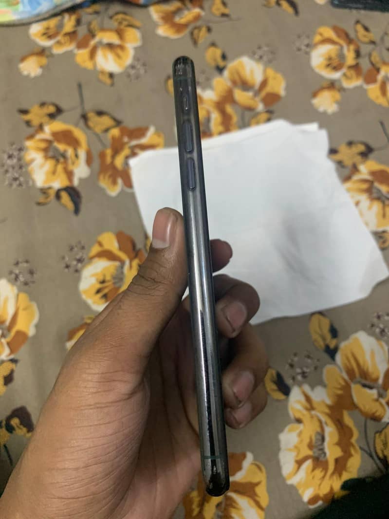 iphone 11 pro max 1