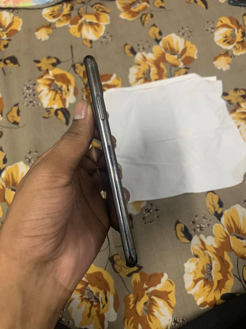 iphone 11 pro max 6