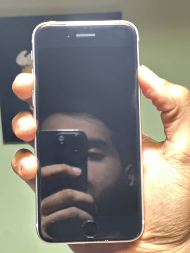 Apple iPhone SE 3