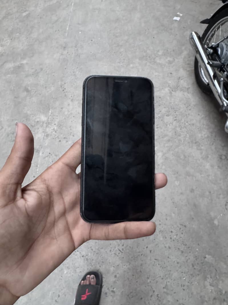 iPhone 11 4