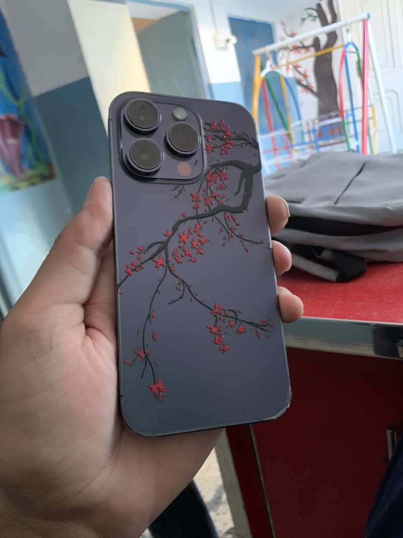 Apple iPhone 14 Pro 0