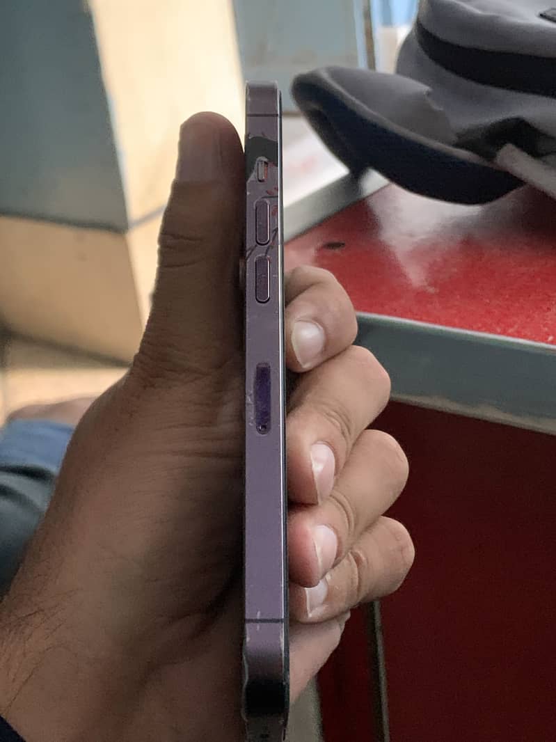 Apple iPhone 14 Pro 2