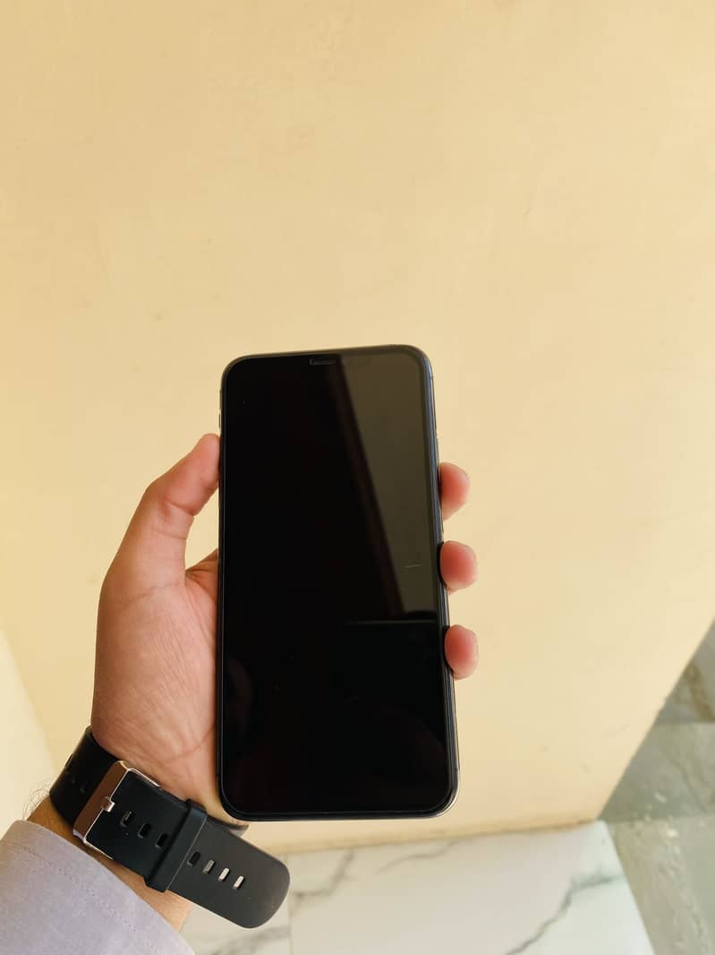 Apple iPhone 11 Pro Max 1